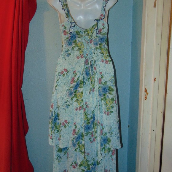 Pretty Layered Summer Dress - Picture 10 of 10